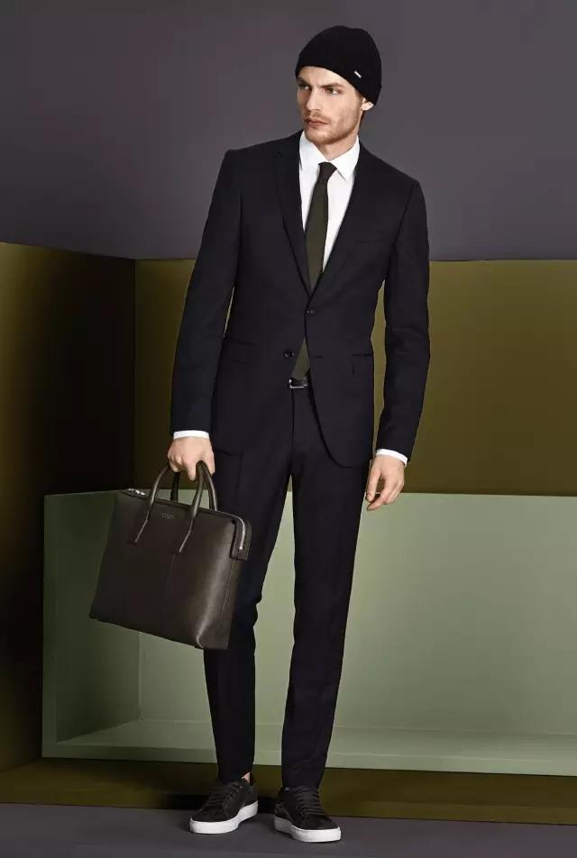 打破常规秋冬的西装搭配也可以玩出不一样