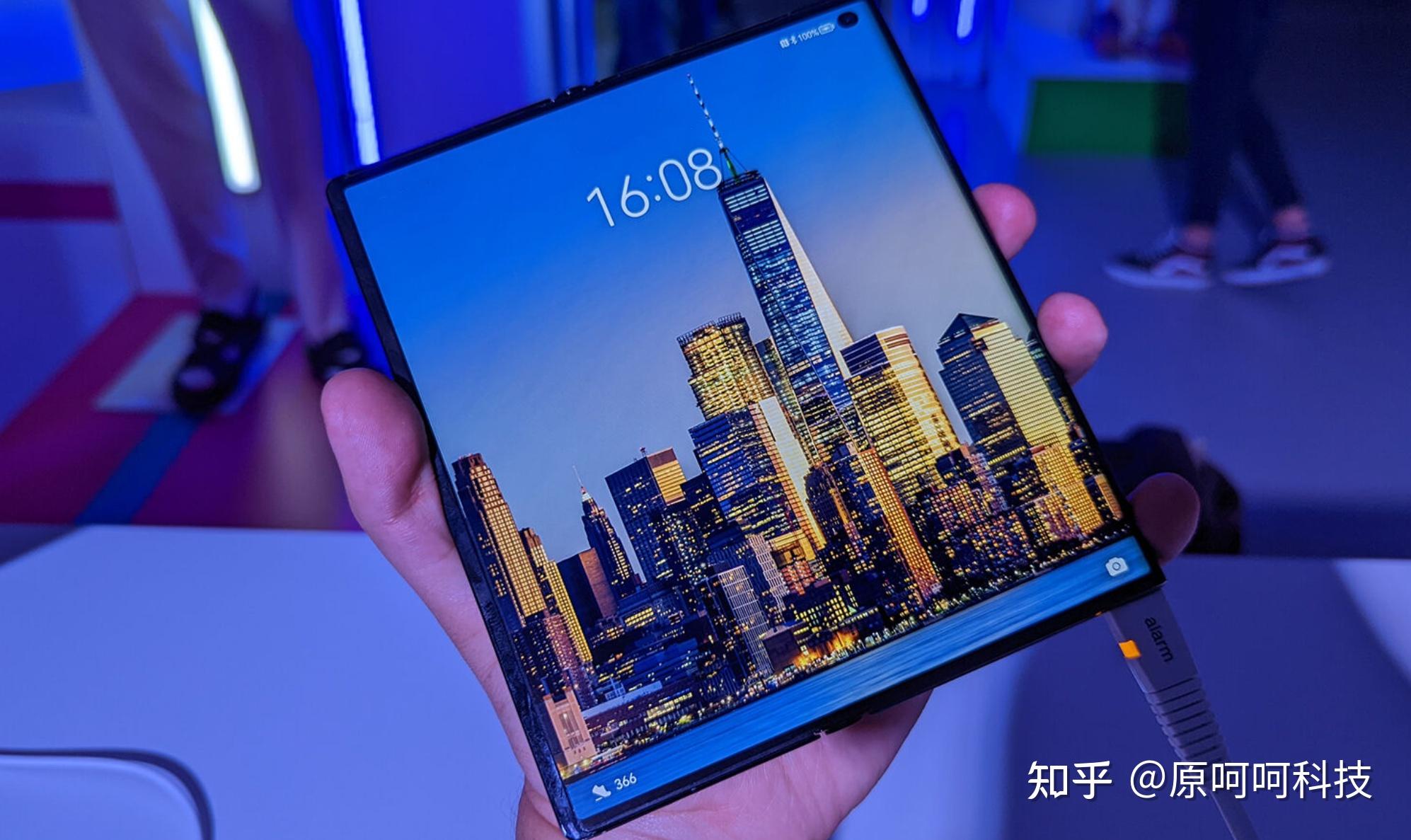 galaxy z fold 3是整体上最好的可折叠手机,毫无疑问优于旧款三星翻盖