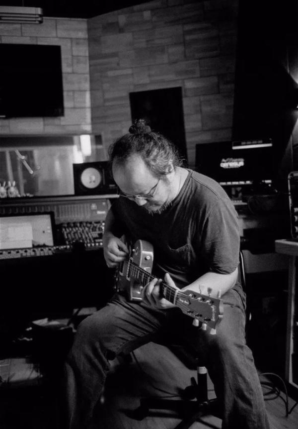 窦唯入驻知乎将发新专辑一部纪录片看摇滚中年的局气人生