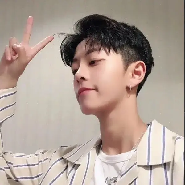 第一眼就吸引女生的男生头像(精选16张)
