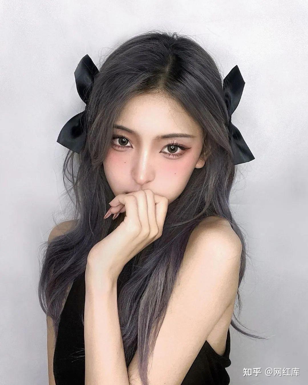 国产网红角色卡,魅惑眼神,精致五官,百变风格,吸粉超300万 - 知乎