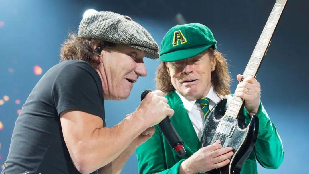 acdc纪念已故吉他手:希望他的精神激励新一代人 - 知乎