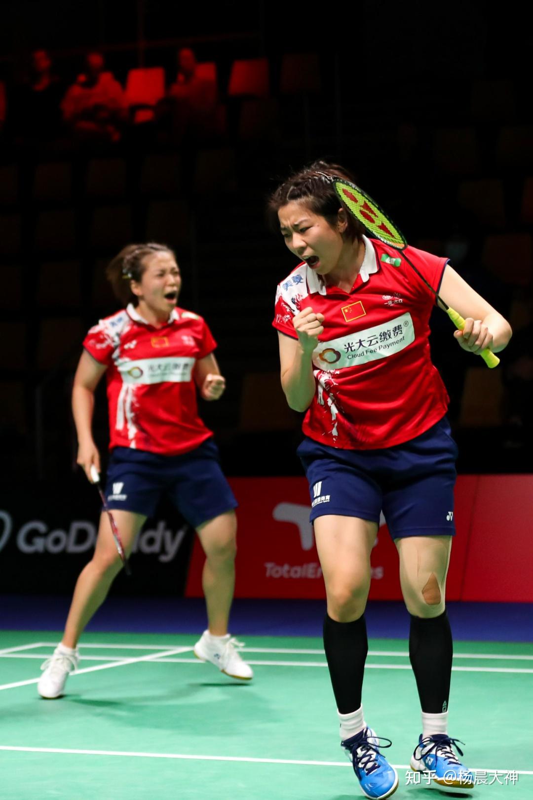 法国赛梁王横扫奥运冠军强势晋级李梓嘉奈良冈携手一轮游