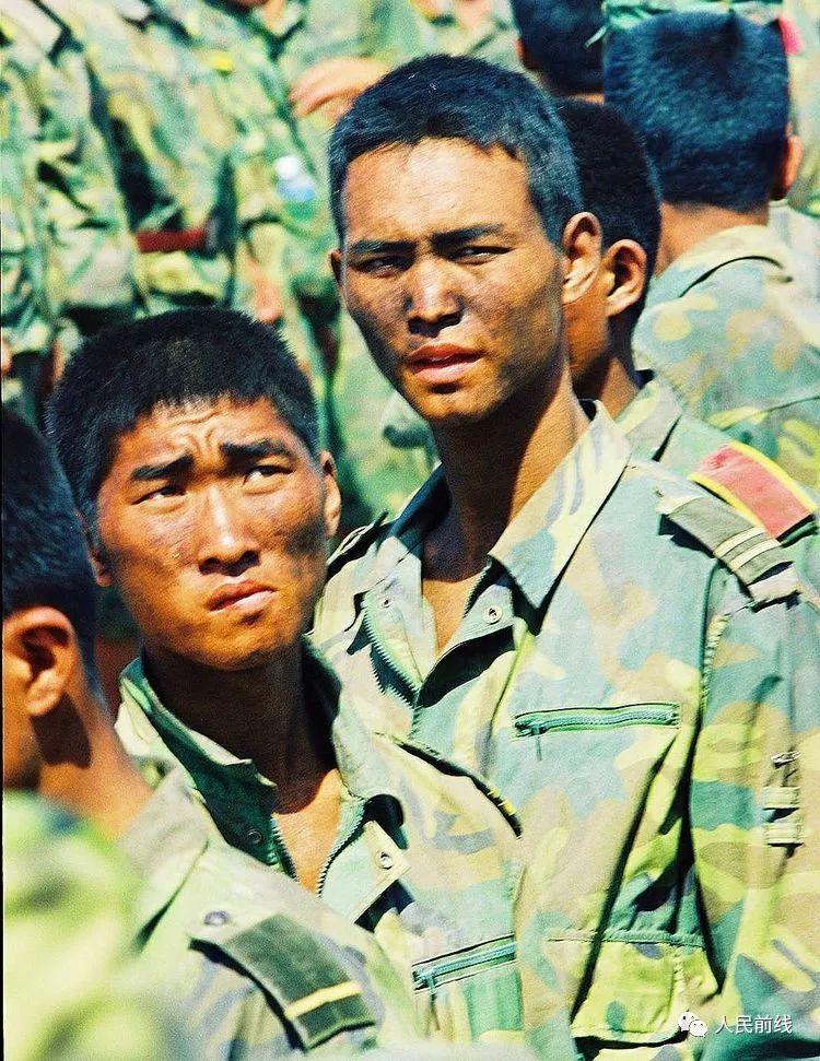 视觉20年前的九江抗洪这83张未公开的照片总有一张感动你