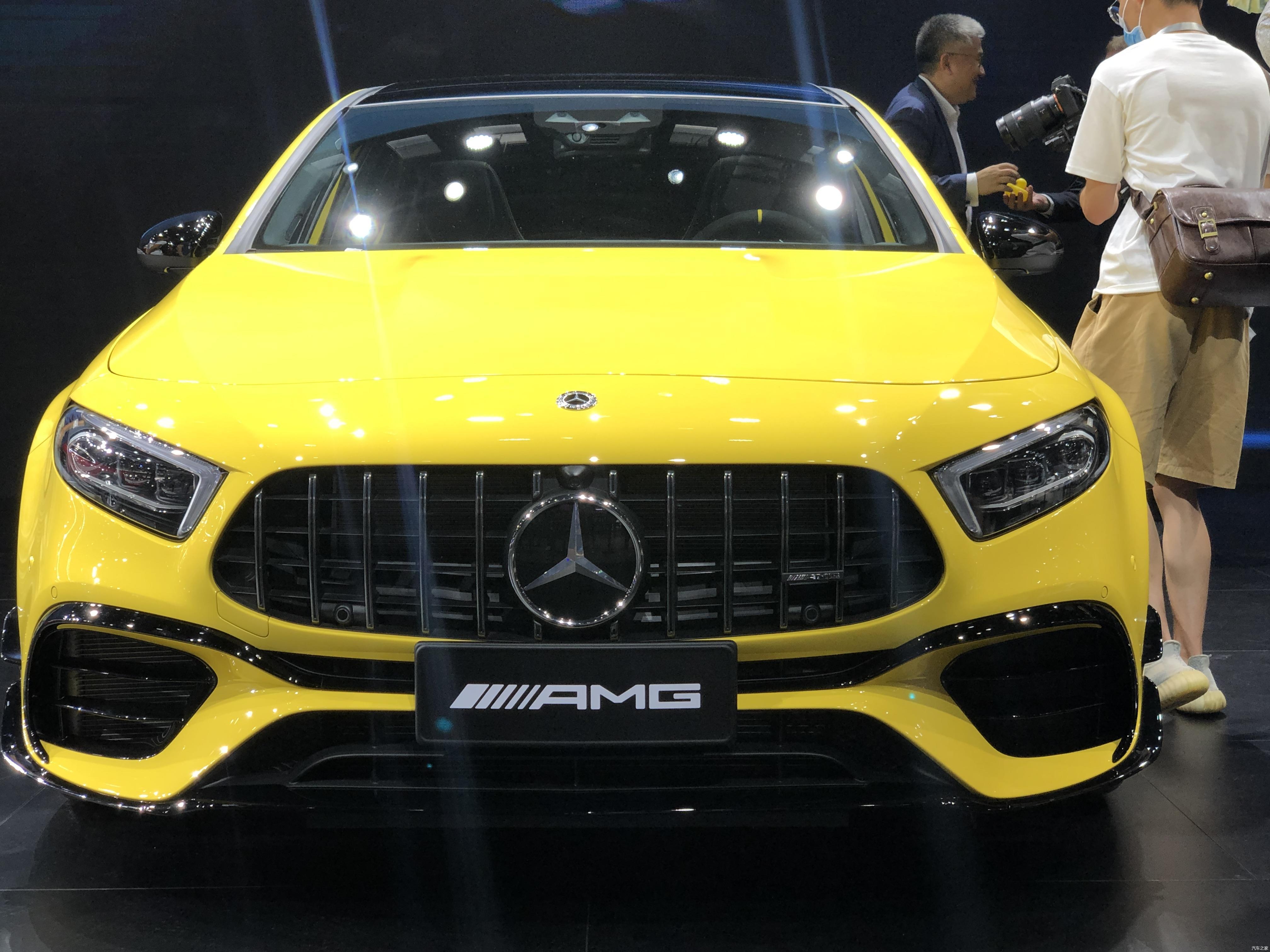 售价4998万到5798万元纯粹性能小钢炮奔驰amga45a45s亮相