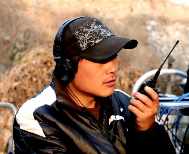 《少年功夫王》的编剧兼导演是郑阳,郑阳,今年44岁,曾毕业于中央戏剧