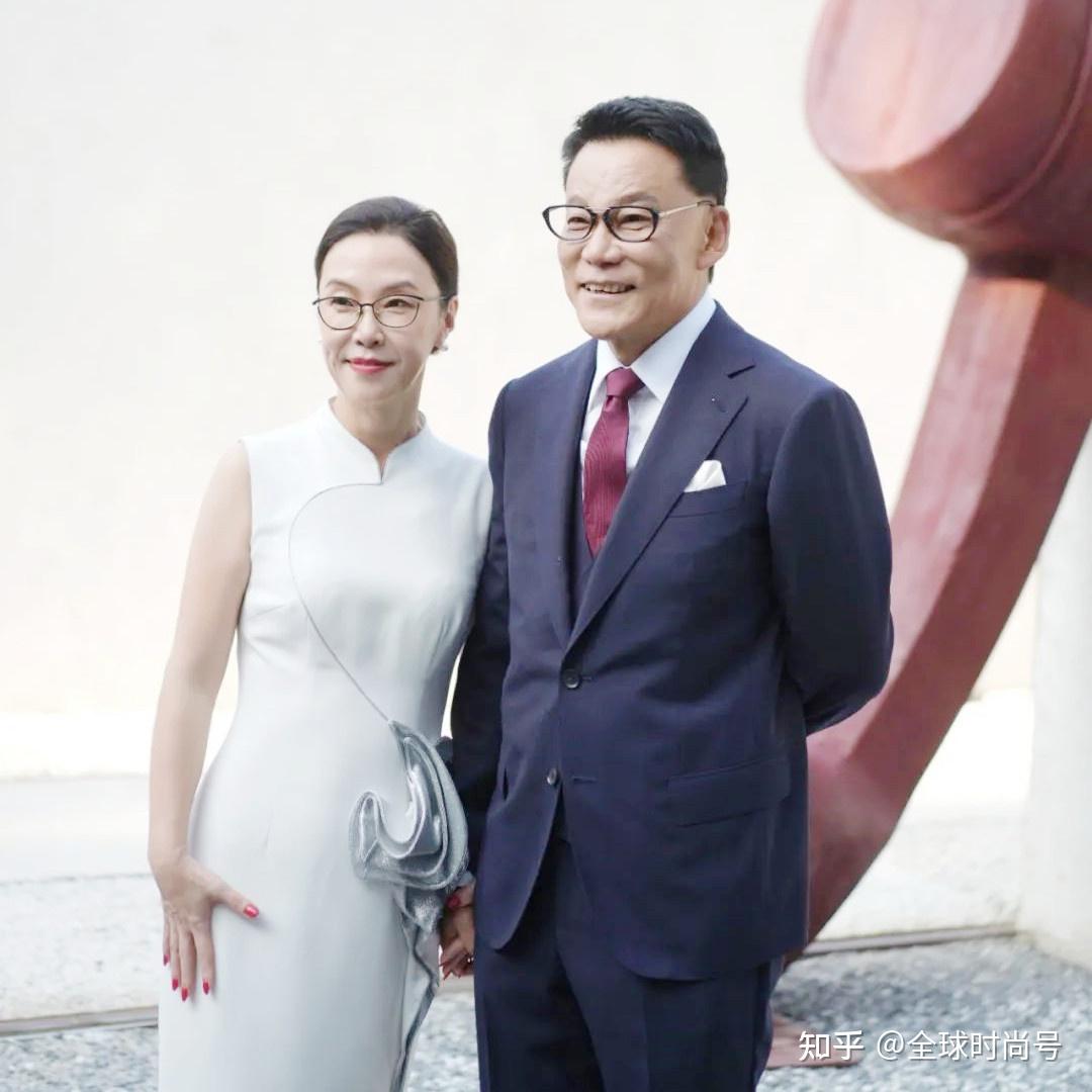 李国庆大婚喜迎白月光,张丹红三套礼服惊艳全场,腰间花朵藏玄机 - 知乎