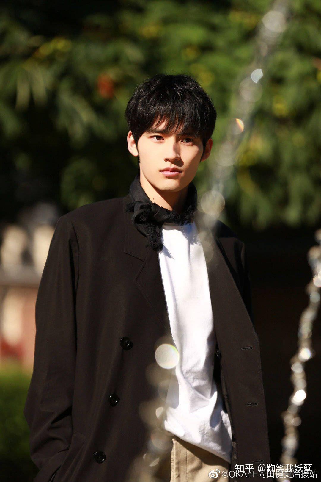 可以分享一下冈田健史的图片吗当壁纸的那种