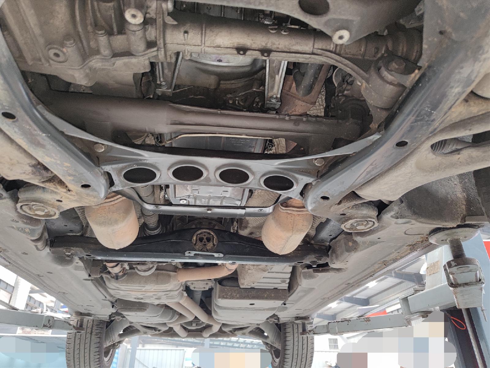 讲排面花32万买辆九年的保时捷卡宴,网友:修车的时候让你肝疼