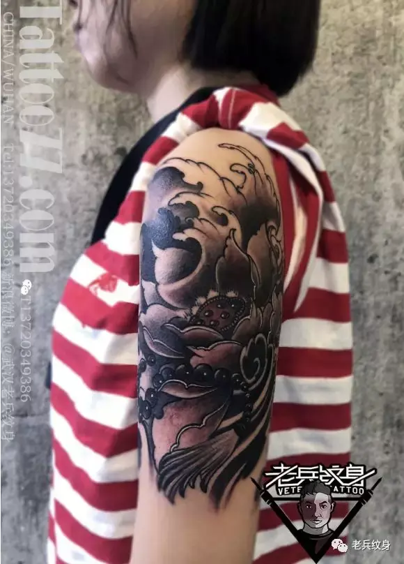 老兵店内作品欣赏日式浪花板雾纹身