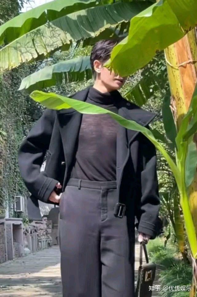 其实任嘉伦胖一点,颜值也不输现在!还有这身白色寸衫造型 - 知乎