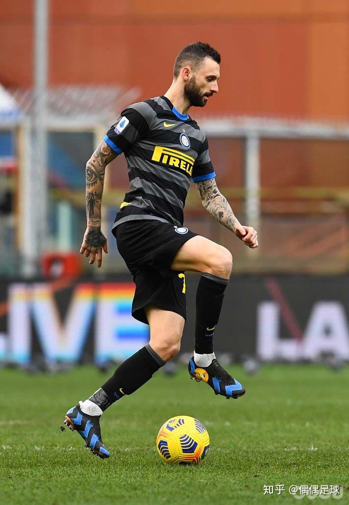 布罗佐维奇上脚涂鸦定制款mercurialvapor足球鞋