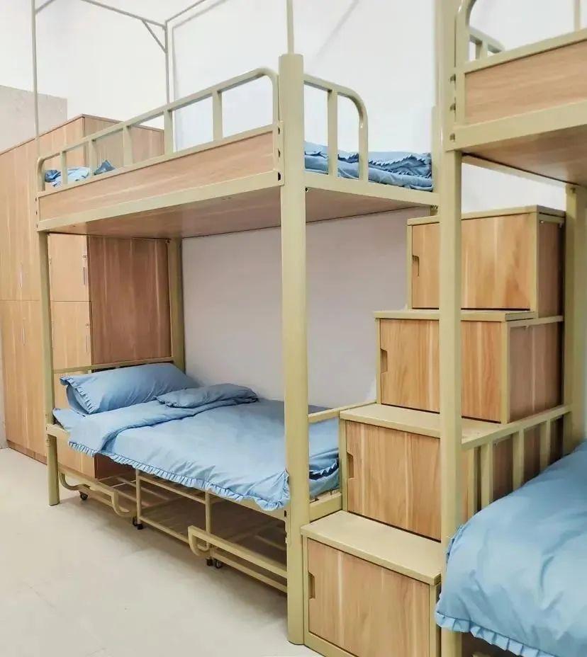 杭十四中凤起校区去年考进浙大有多少人校园里晒出了录取名单还有更多