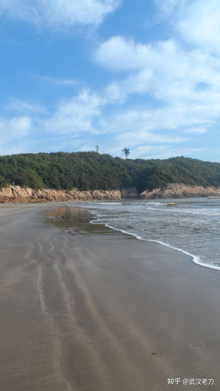 老刀每日说海滩27宁波松兰山沙滩会画画