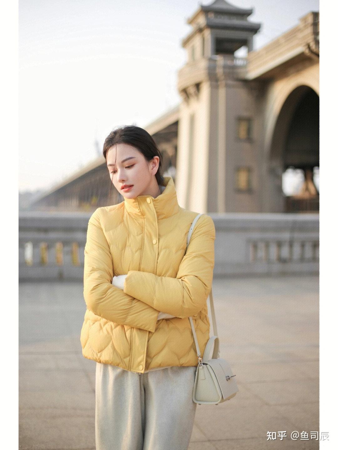 懒人穿搭，入冬后尽量多穿基础款“羽绒服”，简单好搭配还洋气！ - 知乎