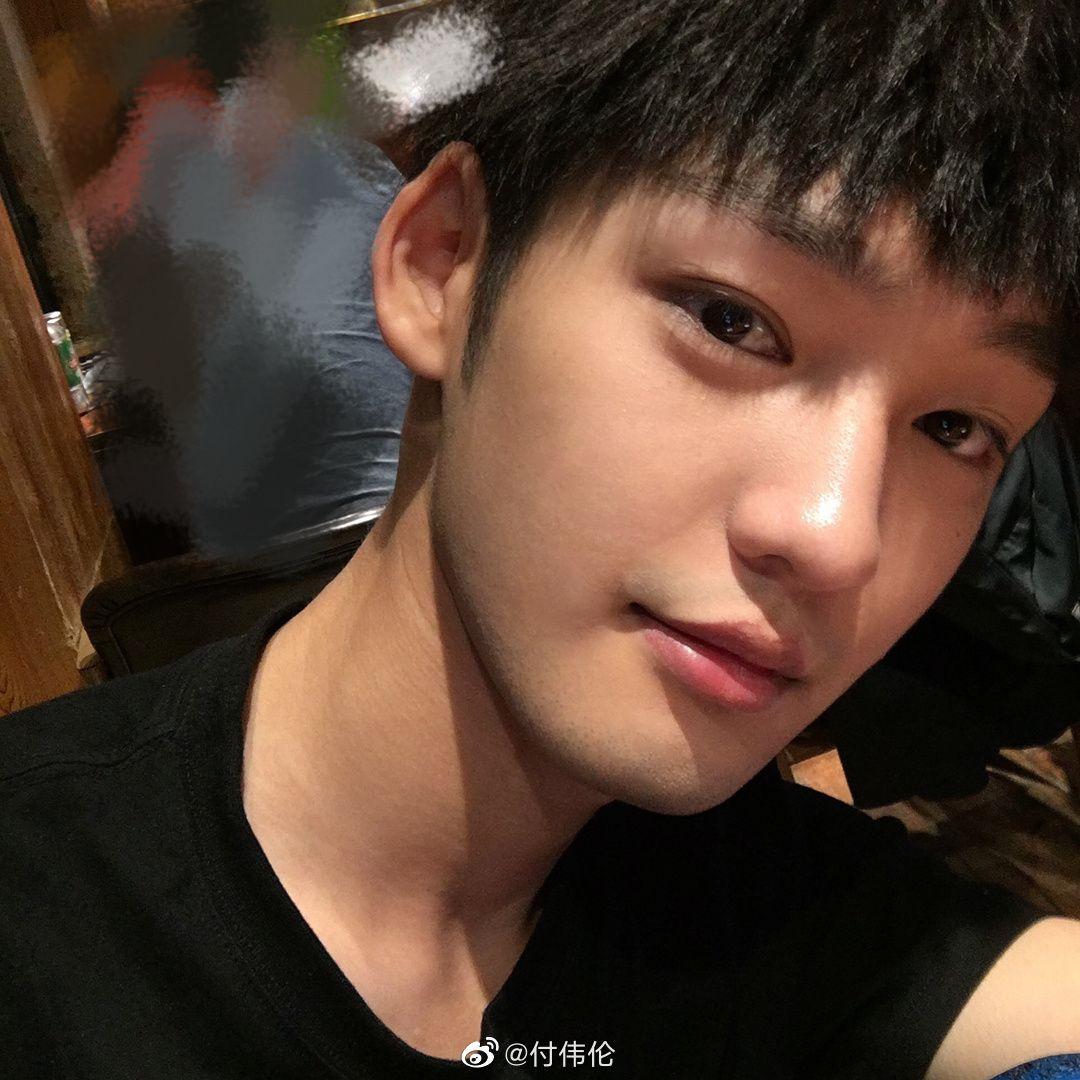 棋魂(网剧)扮演者何嘉嘉是谁啊?