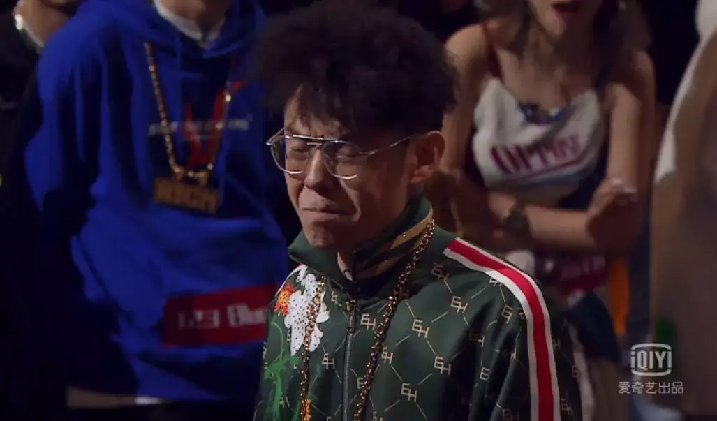 新说唱小丑好像看起来不太聪明的亚子