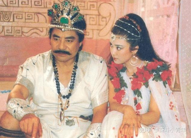 纣王一次拥着美女嬉戏作乐,妲己看见了,就笑着和纣王说,大王怎么安排