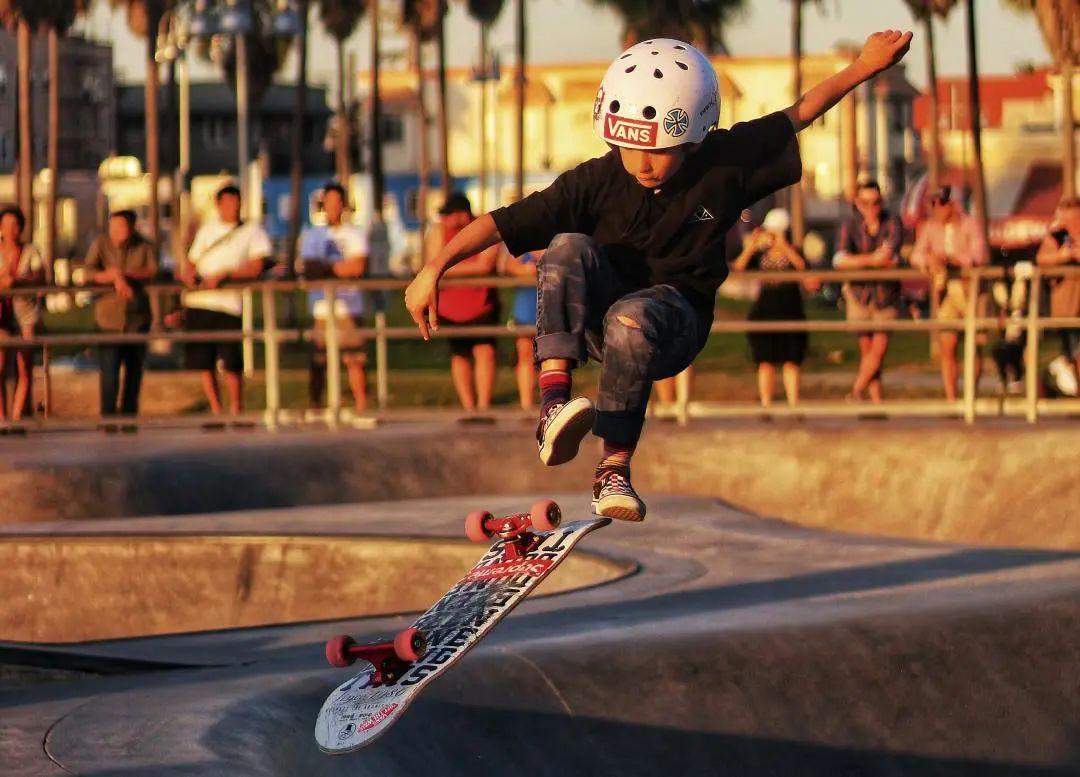 孩子运动,滑板必在名单之中