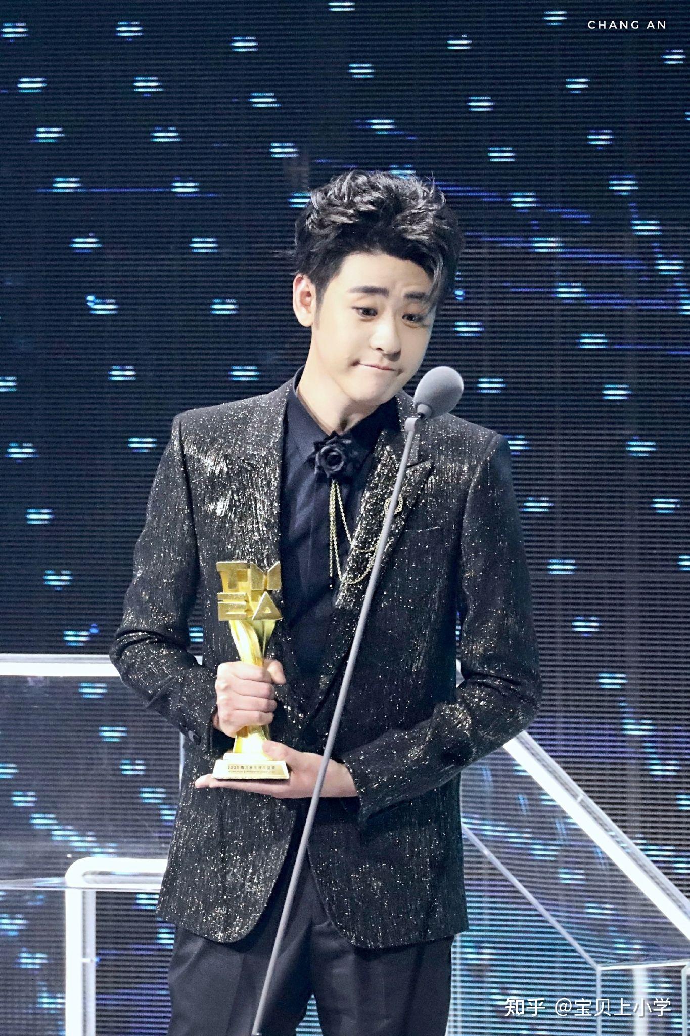 张云雷的粉丝们有没有特别经典的好图推荐给新粉