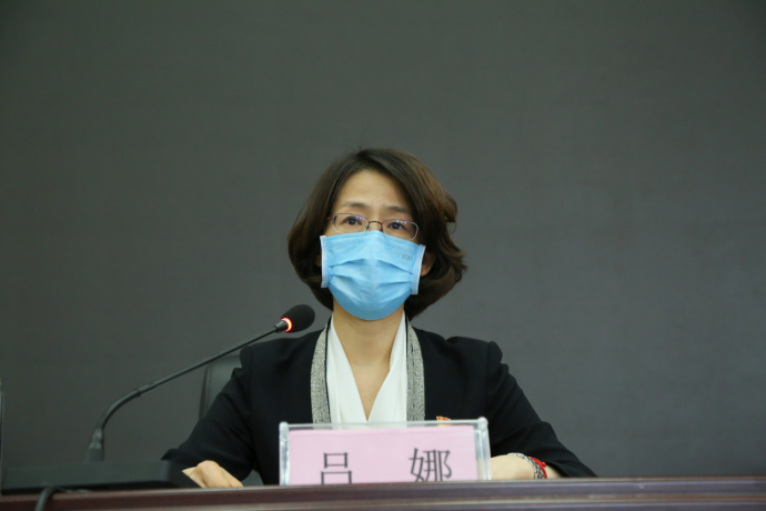 市委常委,市委组织部部长吕娜,市委组织部副部长罗志民出席会议.