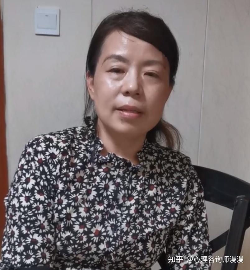 比如李克斯特伯爵夫人,容易再美丽,照样蛇蝎心肠.
