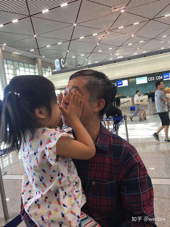 小事 · 当时真的应该抱他一下 2 v2 5f1628268e87cc216c2513c625f2a171 720w