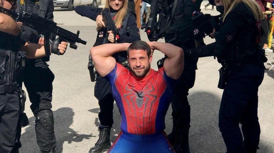 女学生扒出老师的经历后不淡定了