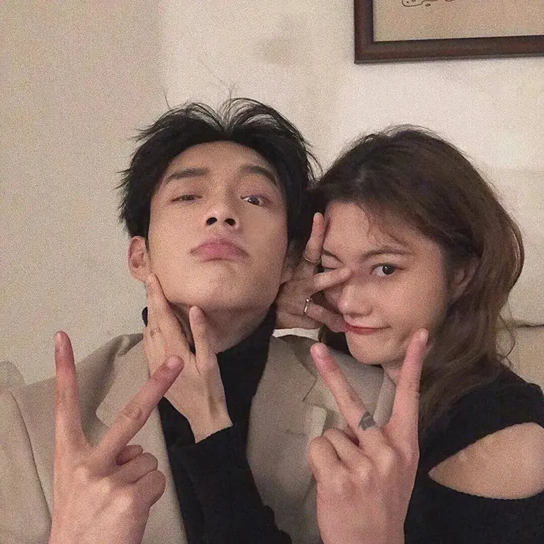 一些超级特别又好看的情侣头像,共190张-最好看的情侣头像动漫一人一半