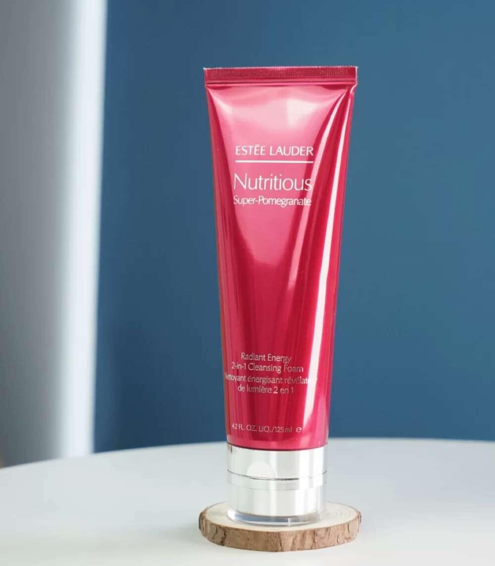 美妆鉴定雅诗兰黛红石榴洗面奶真假对比