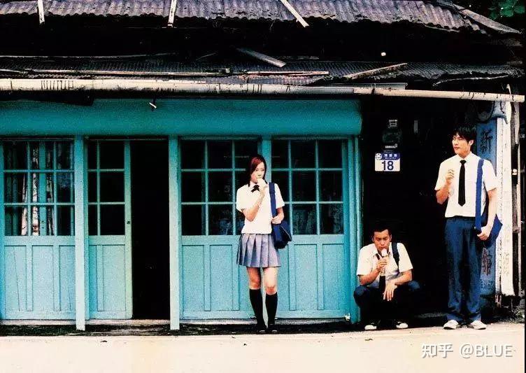 电影《盛夏光年》剧照周美玲的《漂浪青春》中,竹蒿厌恶自己已经