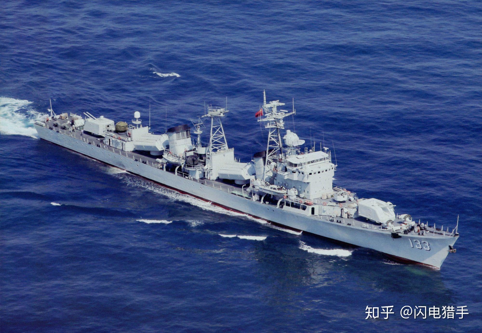 老舰传奇——中国051型导弹驱逐舰