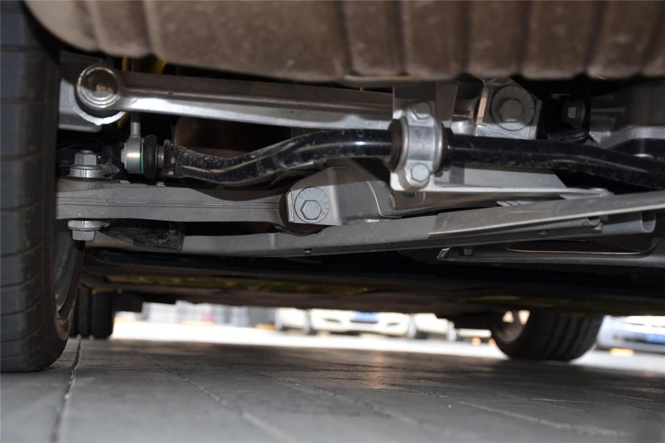 下摆臂松脱存隐患保时捷boxstercayman将召回