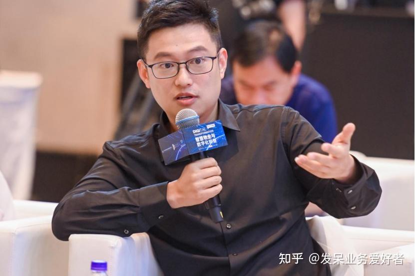 程昊天指出,保洁行业缺乏标准导致客户预期过高,考核缺乏依据,结果难