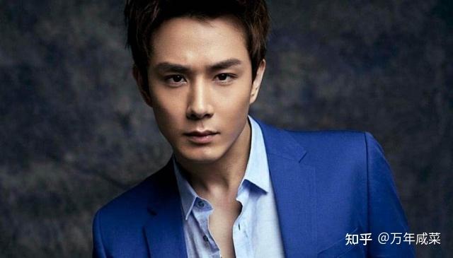 而今天,我们要讲的也就是女星戚薇的丈夫,当上6年全职奶爸的李承铉.