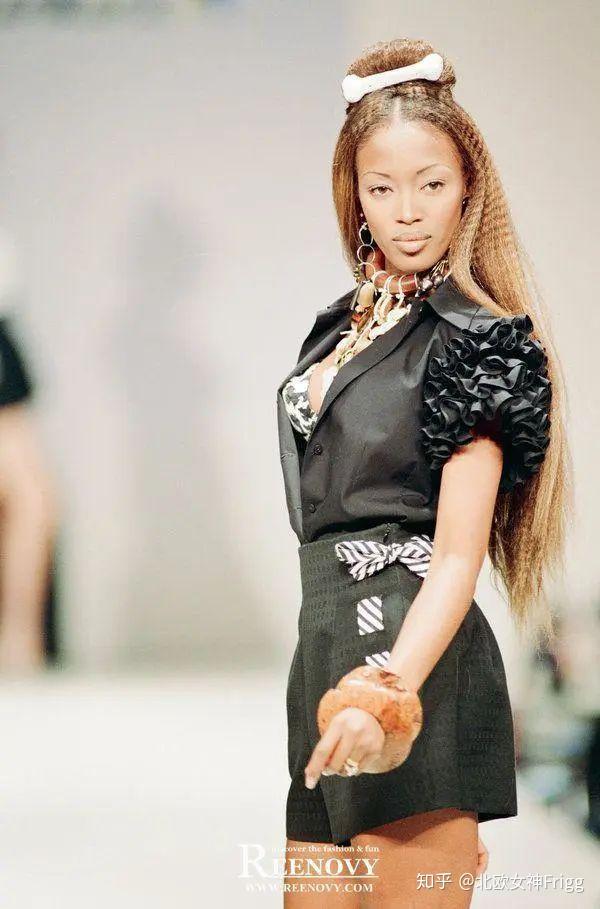 超模圈黑珍珠naomi人类最完美骨骼一秒魂穿众神时代