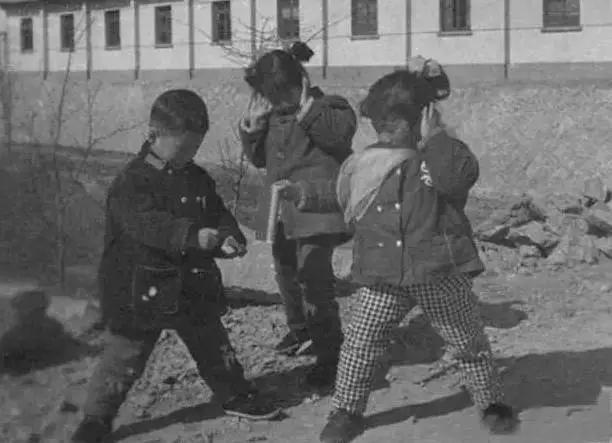 50607080年代春节老照片简单而珍贵的年味儿