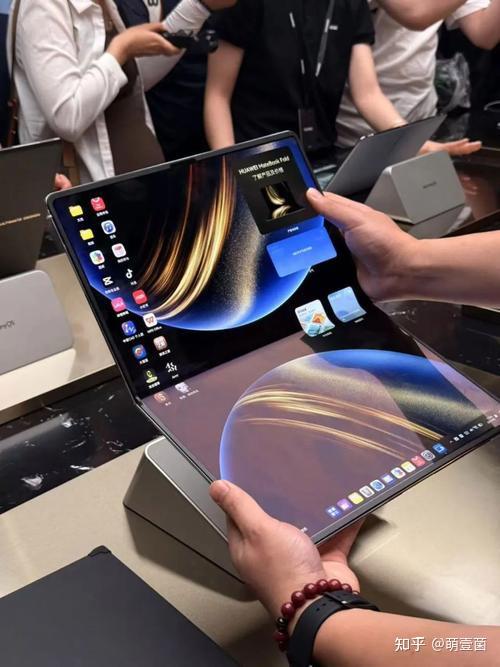 鸿蒙PC矩阵再扩容!折叠电脑带手写笔,首款鸿蒙台式机10月登场