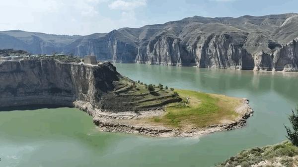 长城黄河在内蒙古五次拥抱天工雕画卷险峰现明城