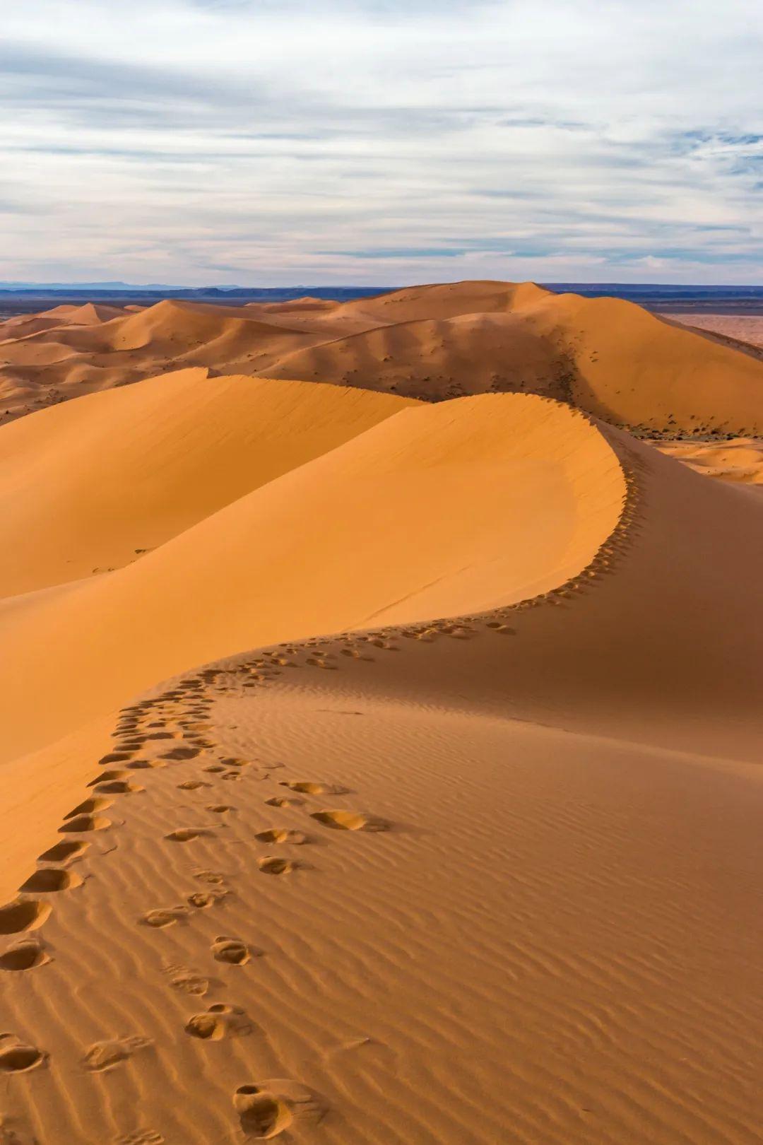 可以实现的一环,只要离开沿海的大城市,前往撒哈拉沙漠的不毛之地即可
