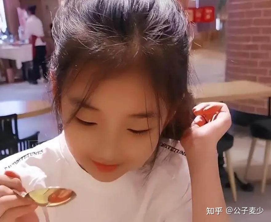 胖丫出狱后疑秘密生二胎！幼女呆萌长像杨树林，生活滋润瘦成V脸 - 知乎