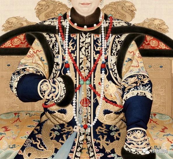 清代后妃礼服:《如懿传》可能是主角光环最大的古装剧了 | 剧说服饰史