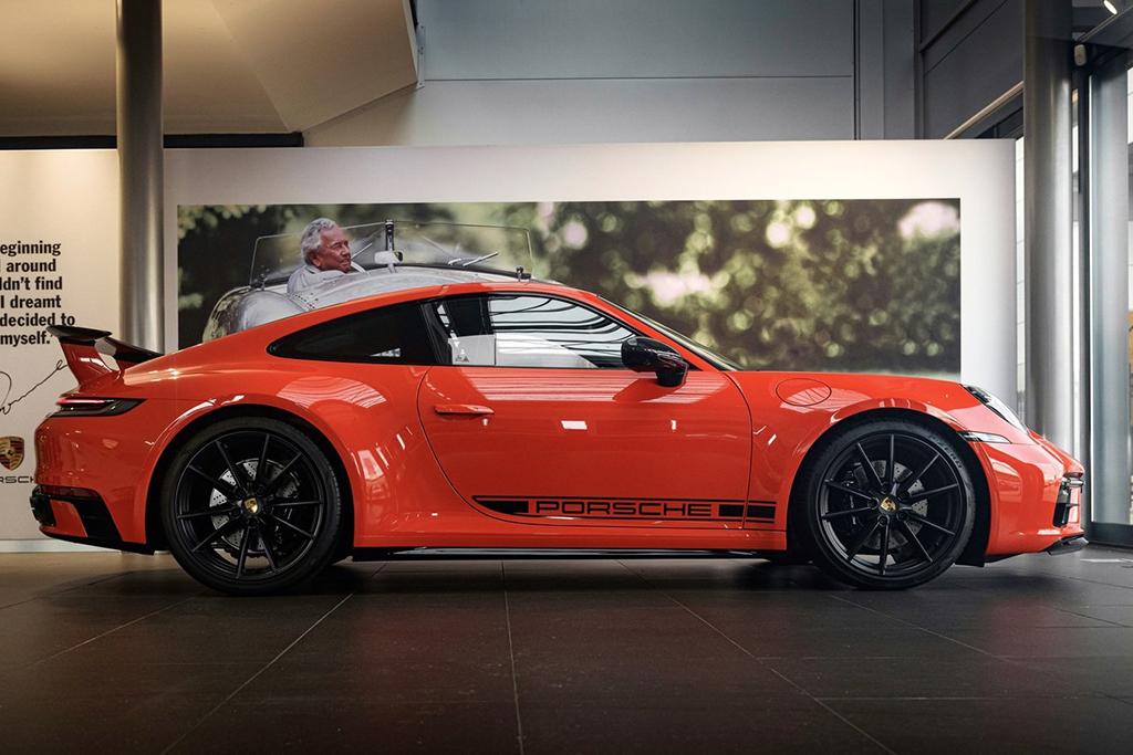 保时捷911carreras定制款车型向荷兰传奇车手致敬