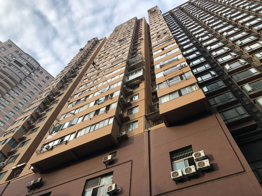 萧女士看中的,是位于静安区天目中路538弄北苑大厦的一套房子.