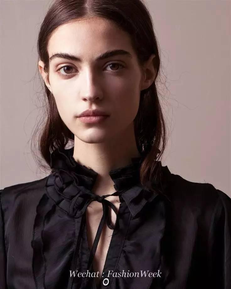 3.camille hurel除了秀却是少的可怜,私下街拍也特别的少,非常的低调.