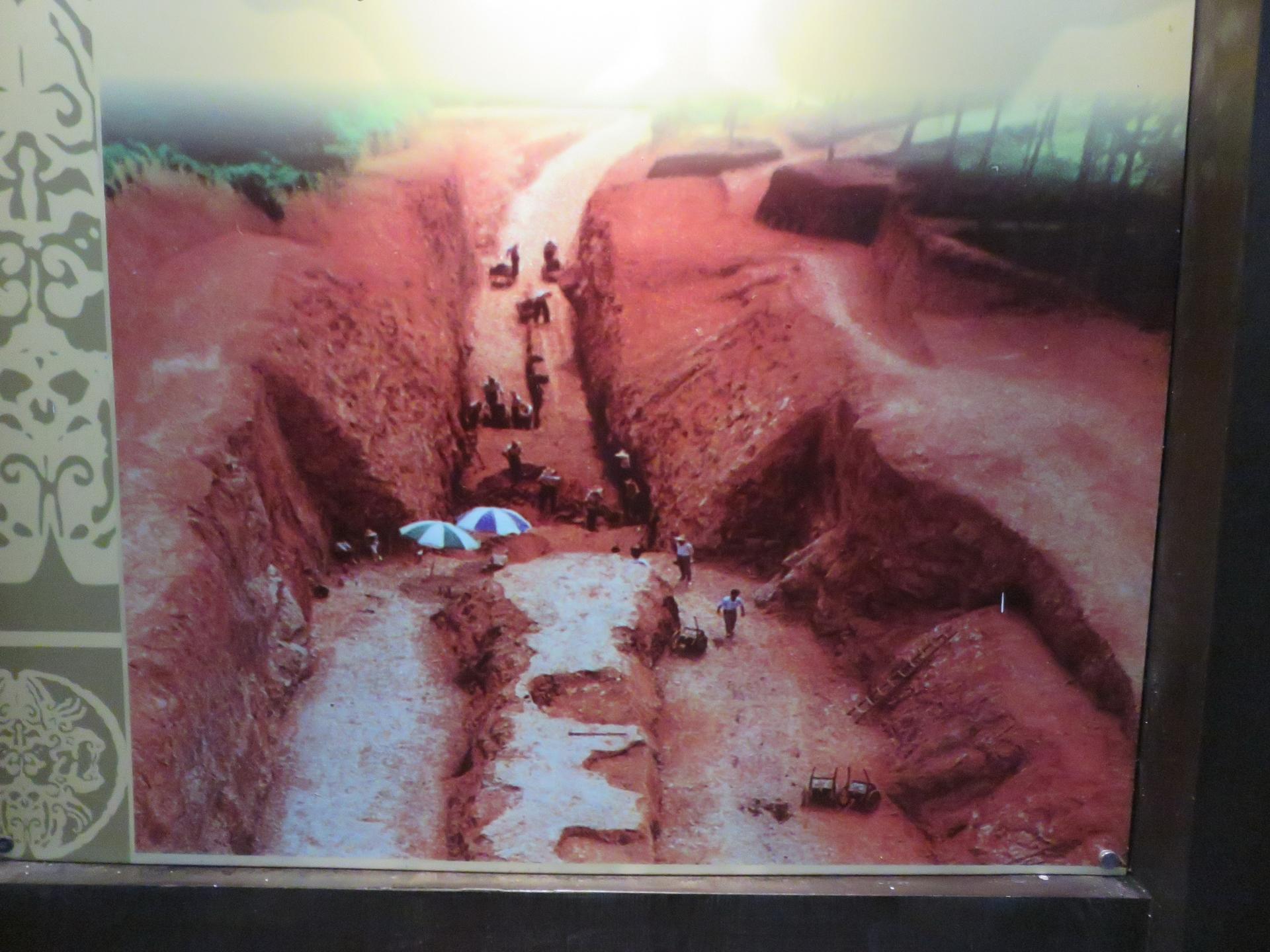 2011年以来,考古工作人员对位于绍兴平水,漓渚等乡镇的11处越国贵族墓
