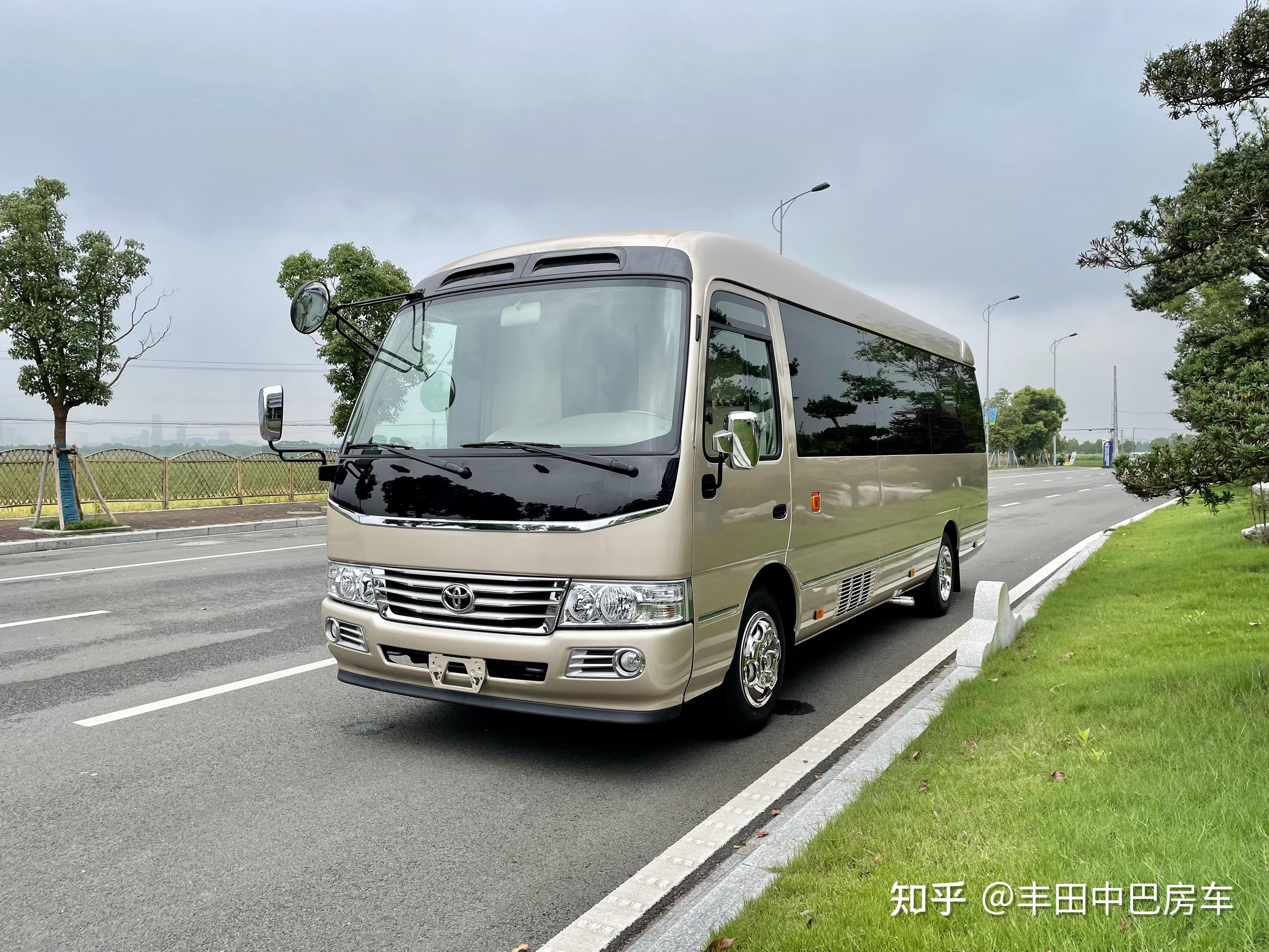 为什么说丰田考斯特才是中巴车里的王?