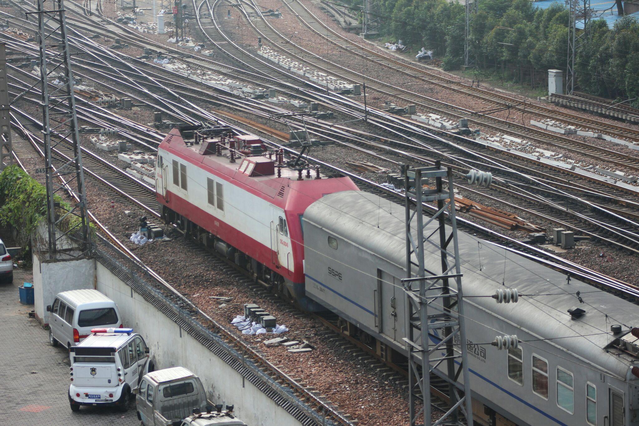 t290南宁-北京西,本务京京3d0424↑又一只北站方面的东西,猴子折返