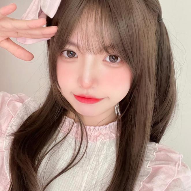 6,是特别日常的棕色系美瞳内圈灰咖色自然衔接瞳孔颜色,外圈是深褐色