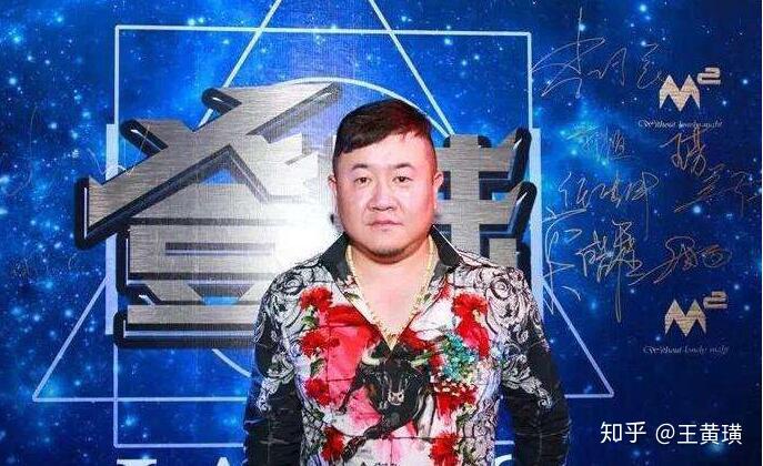 云南怎么了人尽皆知的大李总孙小果竟然背景不深照片少